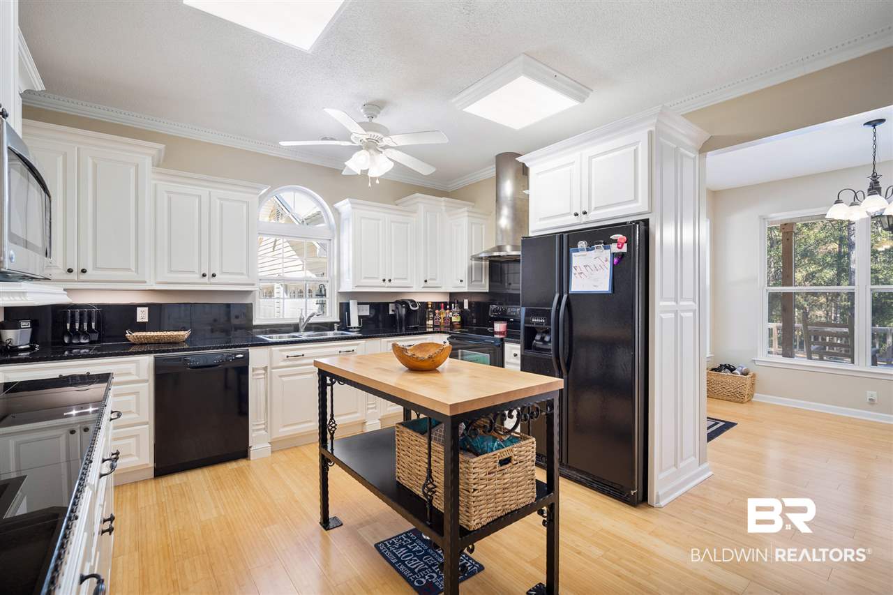 22644 River Road South Daphne, AL 36526 - Photo 8 of 46 Kitchen