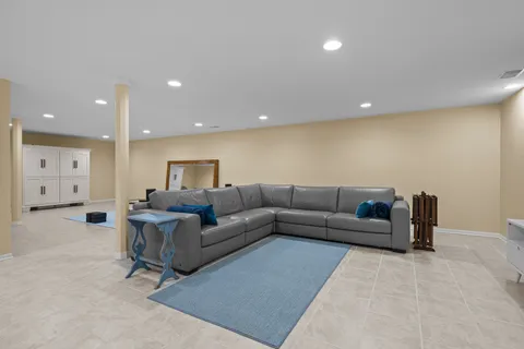 $1,175,000 | 861 Gloucester Crossing, Lake Forest, IL 60045