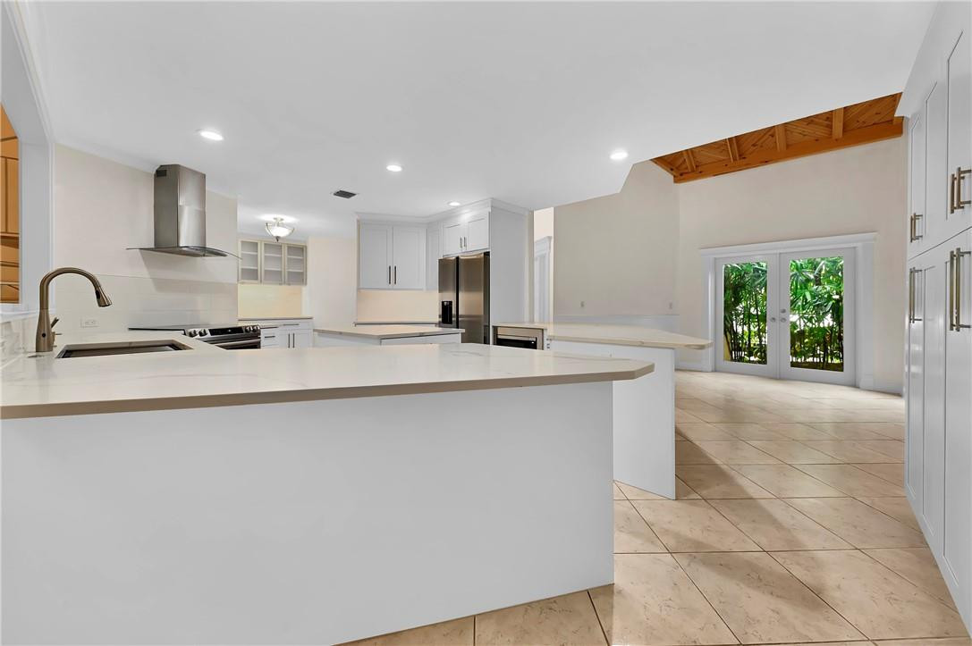 23332 Water Circle Boca Raton, FL 33486 - Photo 8 of 28 Photo 8