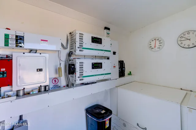 a view of utility room