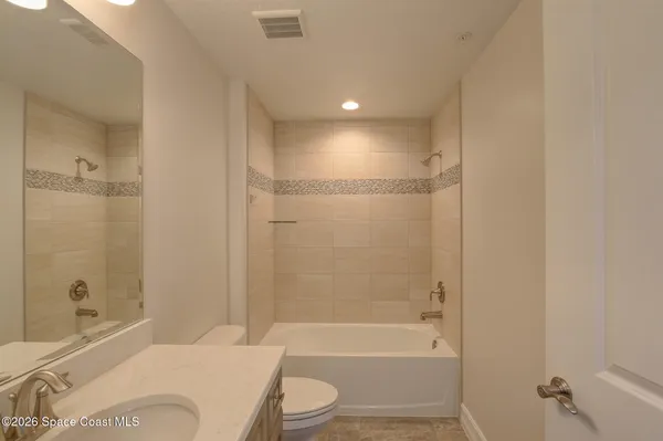 $3,200 | 1465 South Harbor City Boulevard, Unit 404, Melbourne, FL 32901