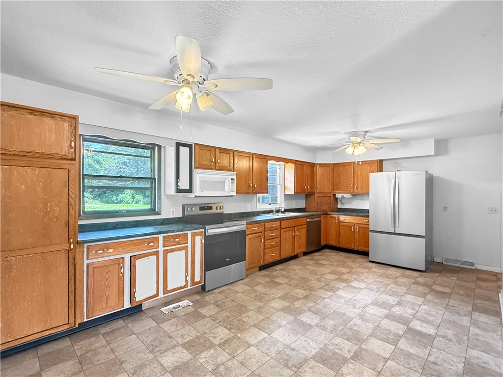 2194 East 300 N Road Mode, IL 62444 - Photo 5 of 13