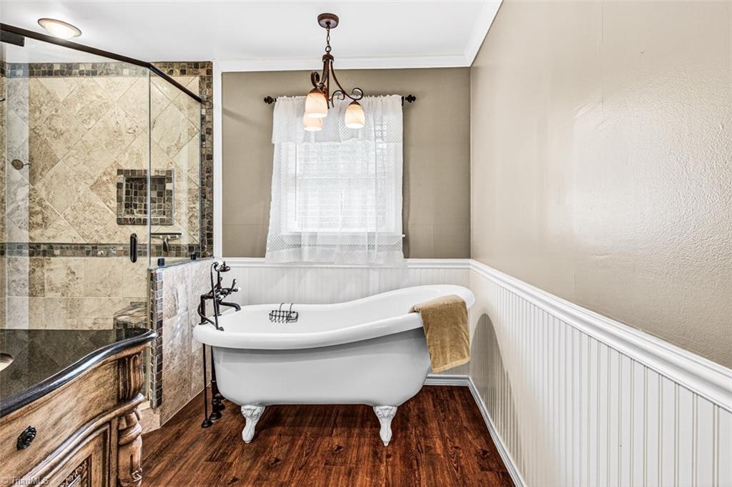 3903 Oakcliffe Road Greensboro, NC 27406 - Photo 26 of 42 Primary en-suite bath.