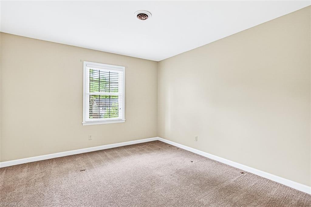 3903 Oakcliffe Road Greensboro, NC 27406 - Photo 28 of 42 Upper bedroom