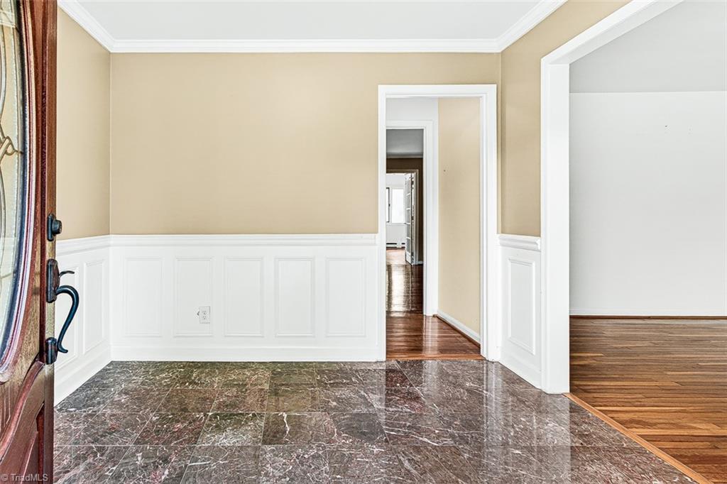3903 Oakcliffe Road Greensboro, NC 27406 - Photo 4 of 42 Inviting foyer with marble flooring.