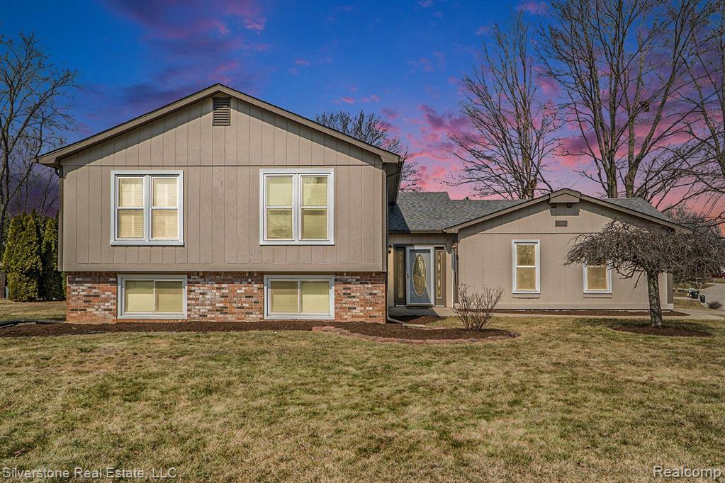 804 Dickson Lane Rochester Hills, MI 48307 - Photo 1 of 24