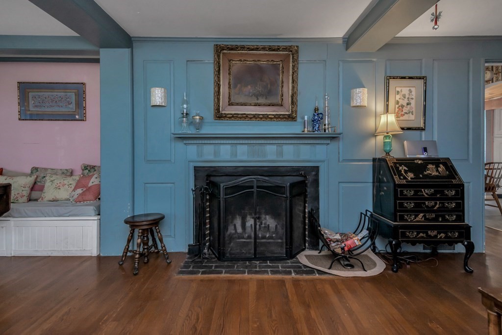 27 Johnson Road Andover, MA 01810 - Photo 4 of 40 Gallery Image 4