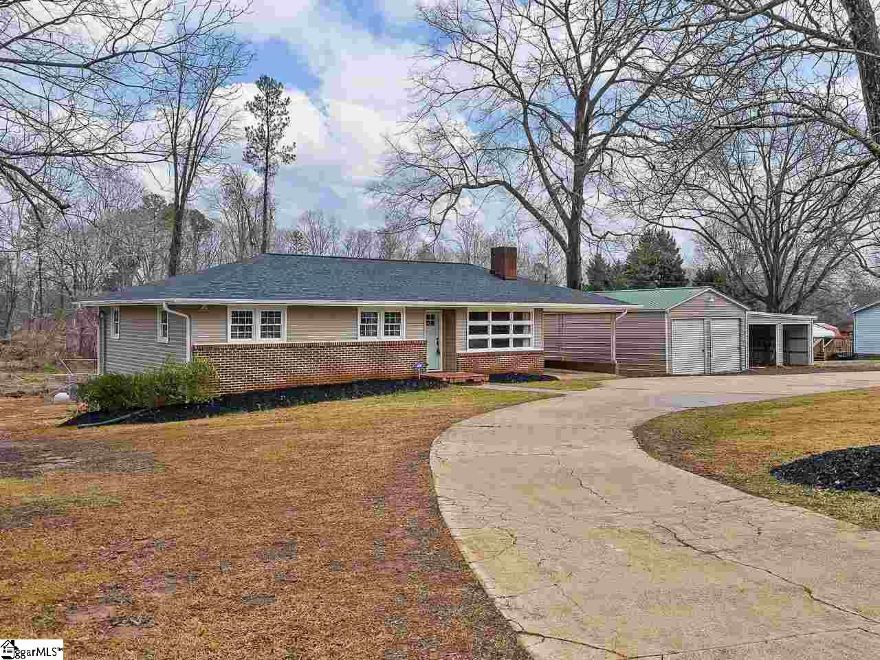 527 Honeysuckle Road Spartanburg, SC 29303 - Photo 3 of 29 Gallery Image 3