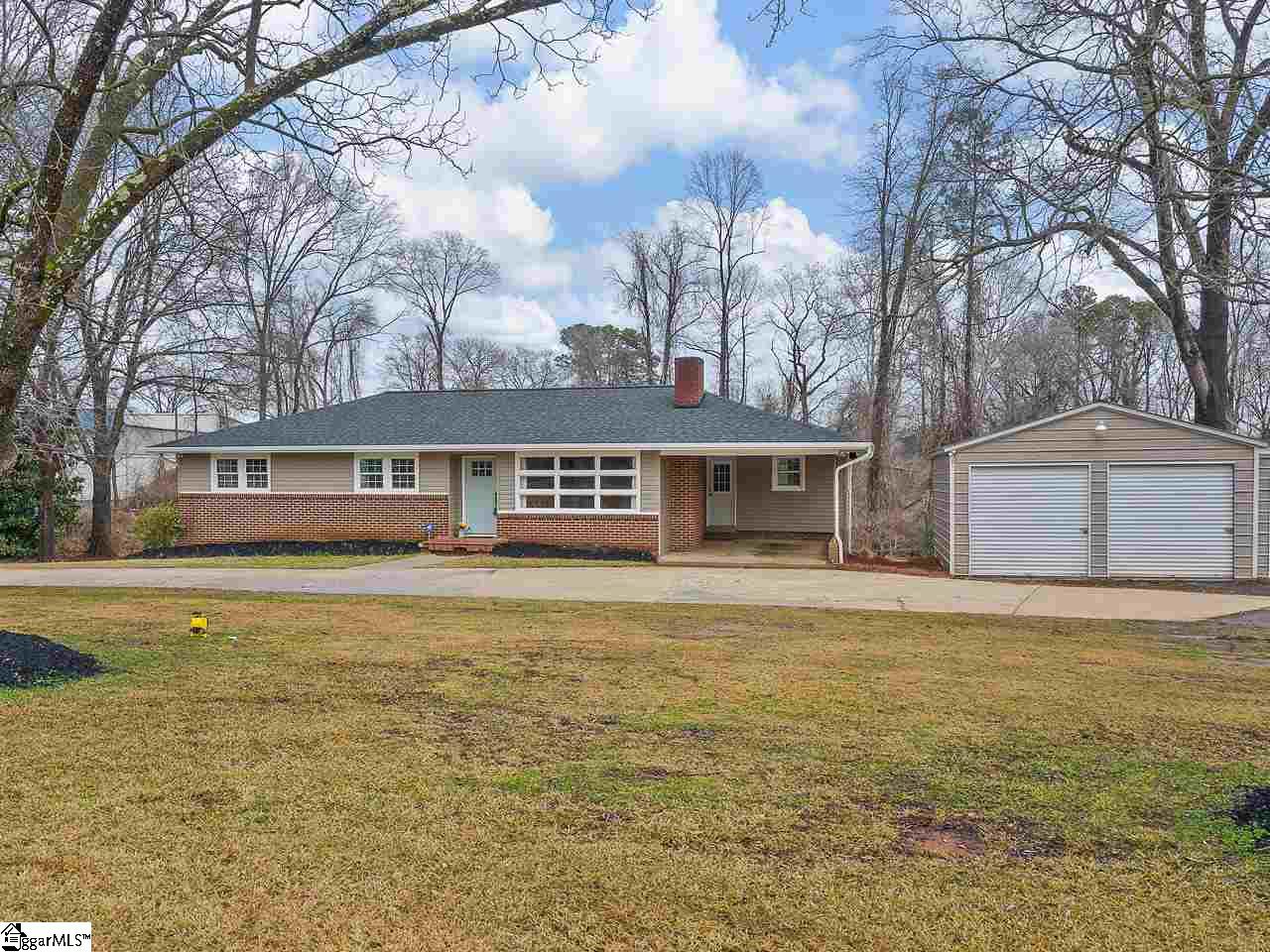 527 Honeysuckle Road Spartanburg, SC 29303 - Photo 4 of 29 Gallery Image 4