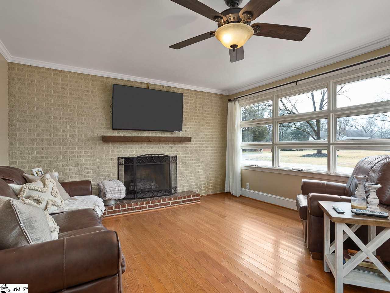527 Honeysuckle Road Spartanburg, SC 29303 - Photo 8 of 29 Gallery Image 8