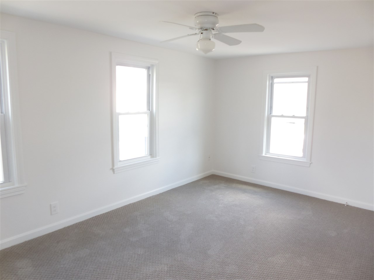 20 North Shore Road Derry, NH 03038 - Photo 13 of 22