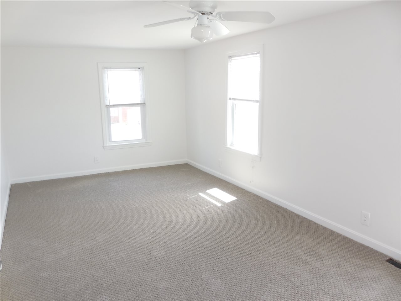 20 North Shore Road Derry, NH 03038 - Photo 14 of 22