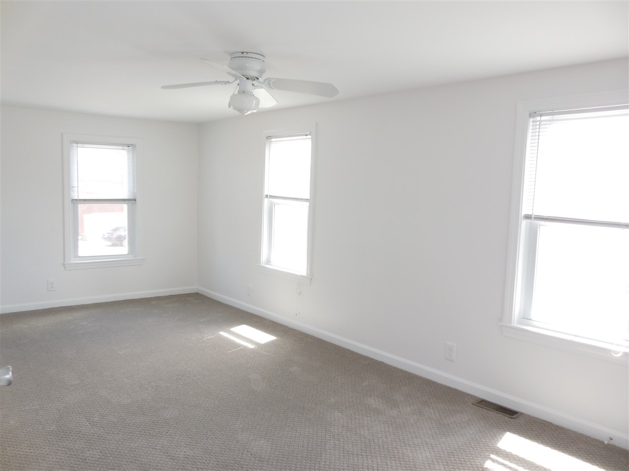 20 North Shore Road Derry, NH 03038 - Photo 15 of 22