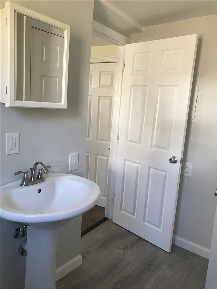 20 North Shore Road Derry, NH 03038 - Photo 18 of 22