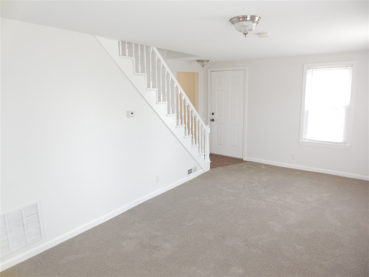 20 North Shore Road Derry, NH 03038 - Photo 5 of 22