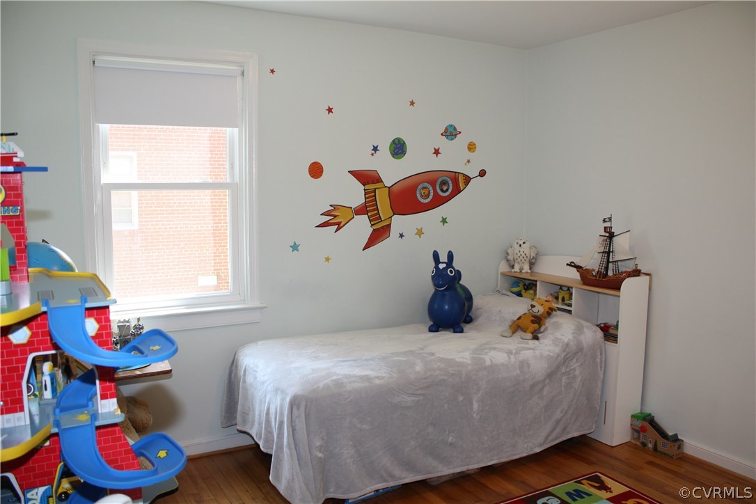 7508 Three Chopt Road Henrico, VA 23229 - Photo 18 of 38 Front Right Corner Bedroom. (2 windows in this roo