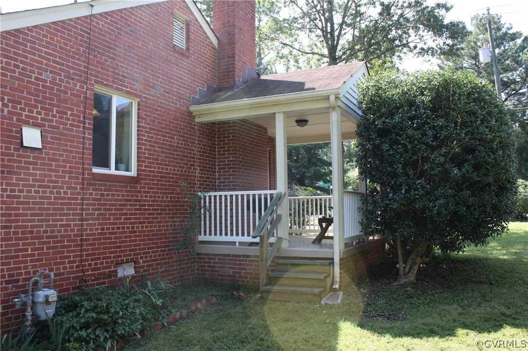 7508 Three Chopt Road Henrico, VA 23229 - Photo 29 of 38 Sied Porch