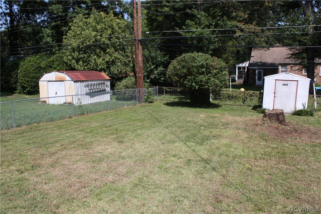 7508 Three Chopt Road Henrico, VA 23229 - Photo 34 of 38 Another View of Rear Yard