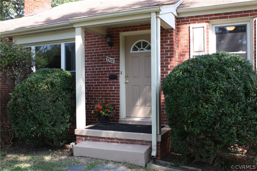 7508 Three Chopt Road Henrico, VA 23229 - Photo 6 of 38 Welcome to 7508 Three Chopt Road!