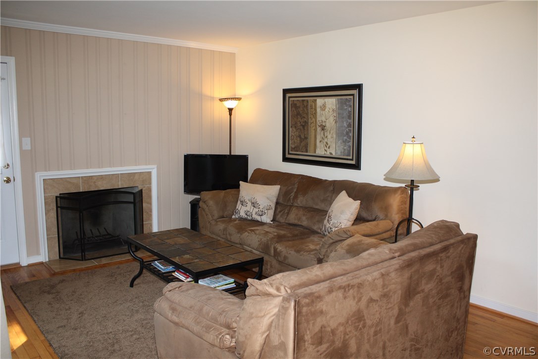 7508 Three Chopt Road Henrico, VA 23229 - Photo 7 of 38 Living Room as viewed from the Front Door