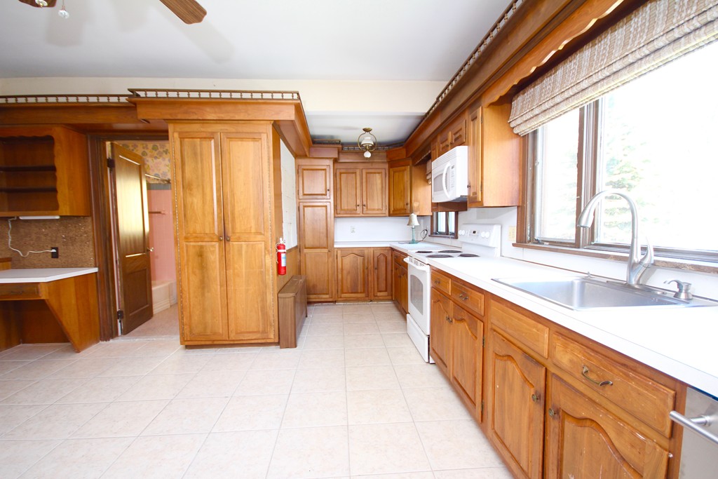 96 Puritan Road Swampscott, MA 01907 - Photo 8 of 17 Gallery Image 8