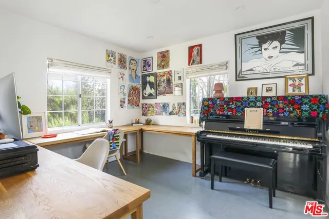 $7,000 | 1563 Lucretia Avenue, Los Angeles, CA 90026