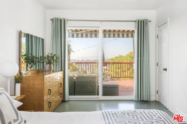 $7,000 | 1563 Lucretia Avenue, Los Angeles, CA 90026