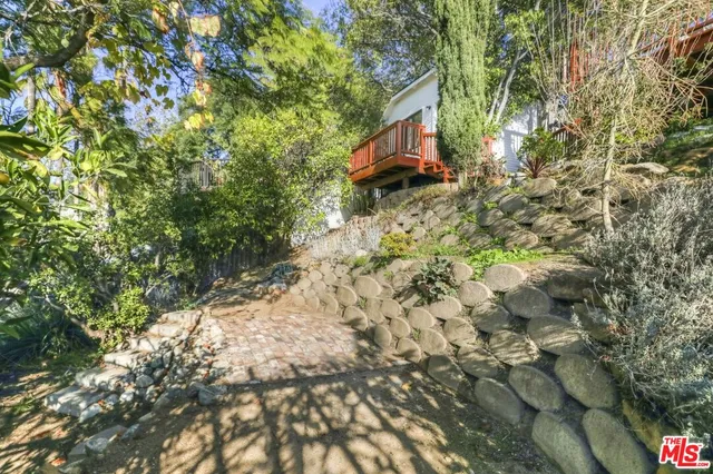 $7,000 | 1563 Lucretia Avenue, Los Angeles, CA 90026