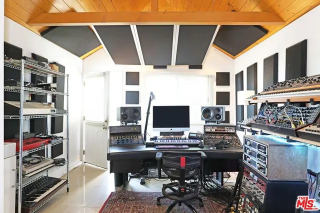 $7,000 | 1563 Lucretia Avenue, Los Angeles, CA 90026