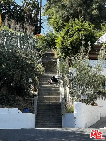 $7,000 | 1563 Lucretia Avenue, Los Angeles, CA 90026