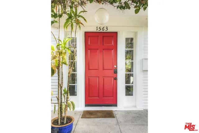 $7,000 | 1563 Lucretia Avenue, Los Angeles, CA 90026