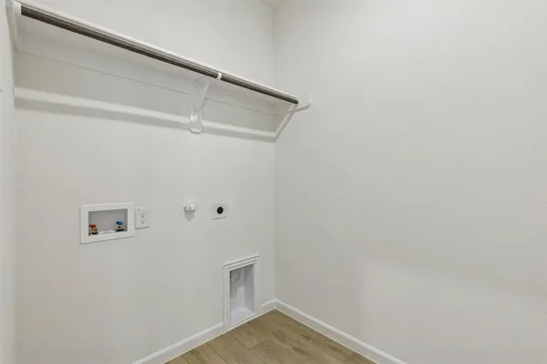 a view of a back yard of the house