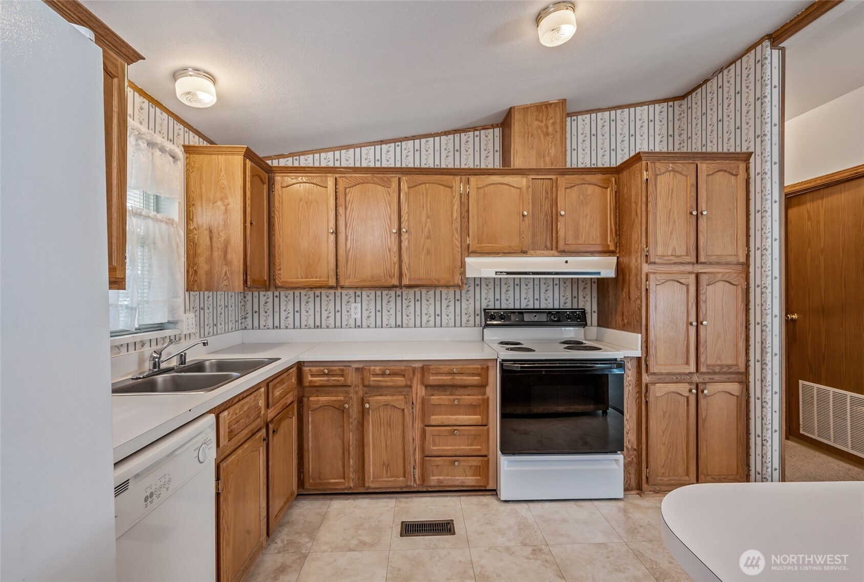600 Northeast Lincoln Road, Unit 26 Poulsbo, WA 98370 - Photo 14 of 29 Gallery Image 14