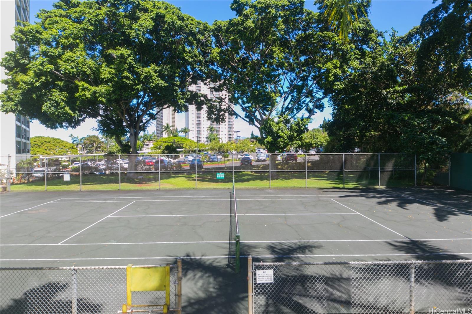 98-410 Koauka Loop, Unit 32C Aiea, HI 96701 - Photo 22 of 25 a view of a tennis court