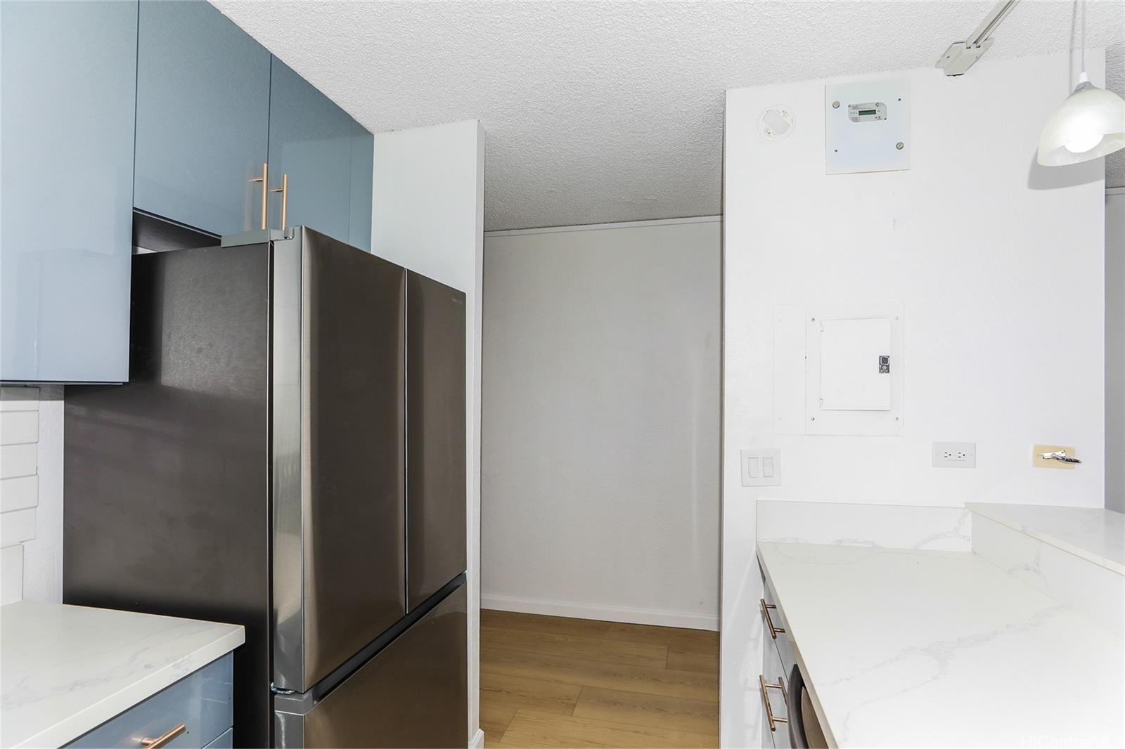 98-410 Koauka Loop, Unit 32C Aiea, HI 96701 - Photo 10 of 25 a bathroom with a bathtub and a sink