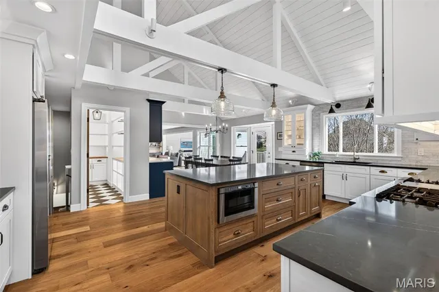 $689,900 | 490 Oak Field Court, Washington, MO 63090