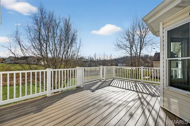 $689,900 | 490 Oak Field Court, Washington, MO 63090