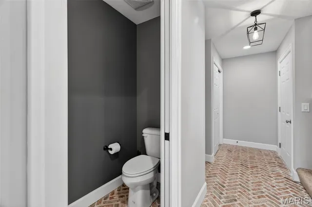 $689,900 | 490 Oak Field Court, Washington, MO 63090