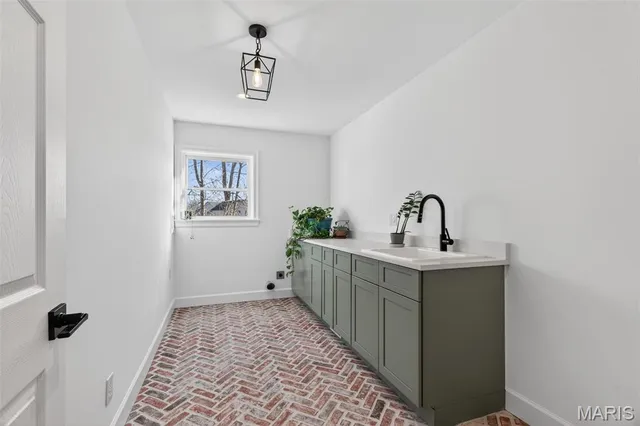 $689,900 | 490 Oak Field Court, Washington, MO 63090