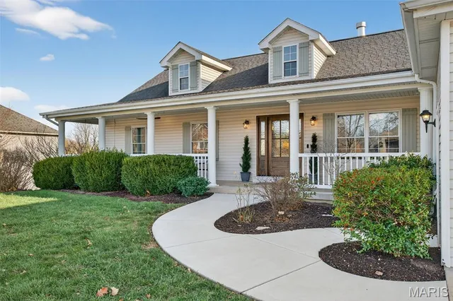 $689,900 | 490 Oak Field Court, Washington, MO 63090