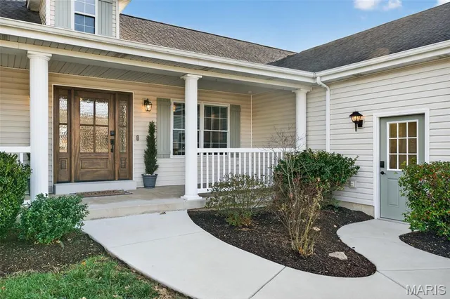 $689,900 | 490 Oak Field Court, Washington, MO 63090