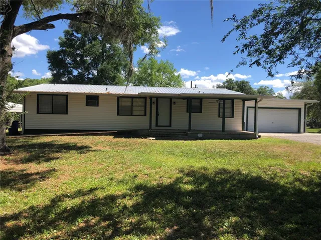 $2,200 | 24206 Doc Karelas Drive, Newberry, FL 32669