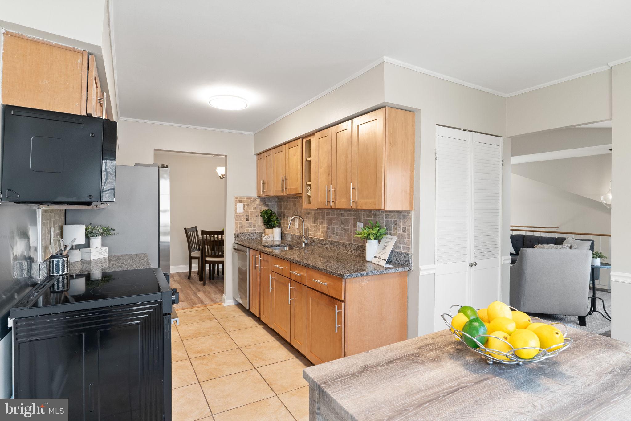 7406 Rokeby Drive Manassas, VA 20109 - Photo 12 of 27 Updated Eat-In Kitchen