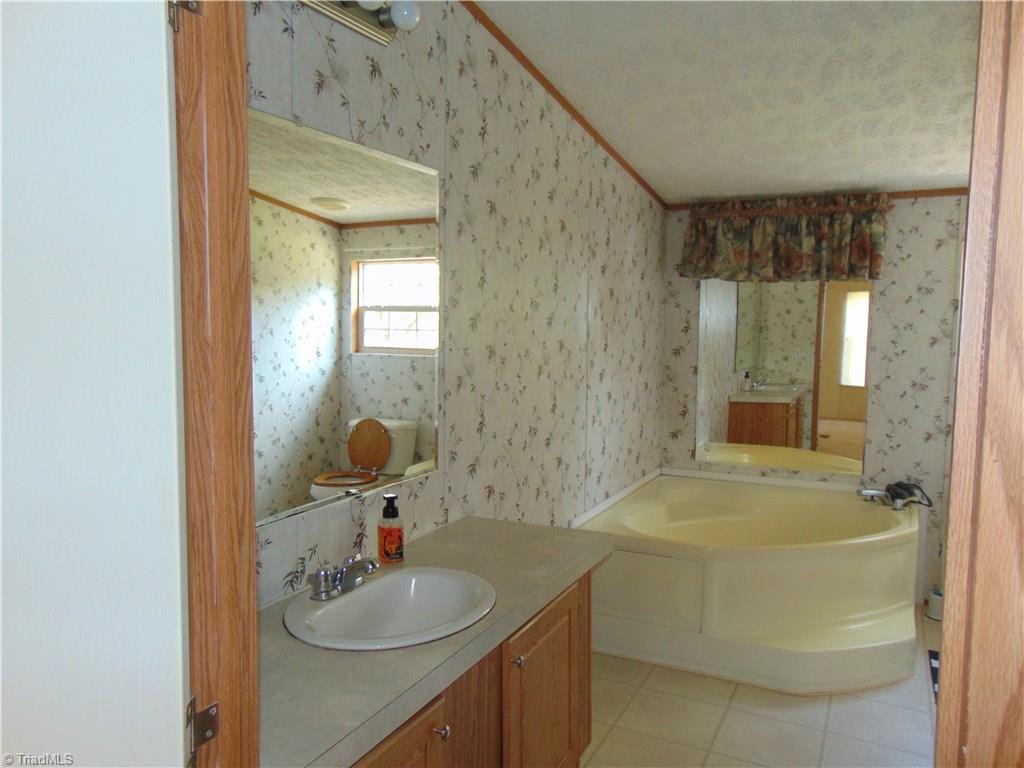 10690 Haystack Road Thurmond, NC 28683 - Photo 9 of 17 Gallery Image 9
