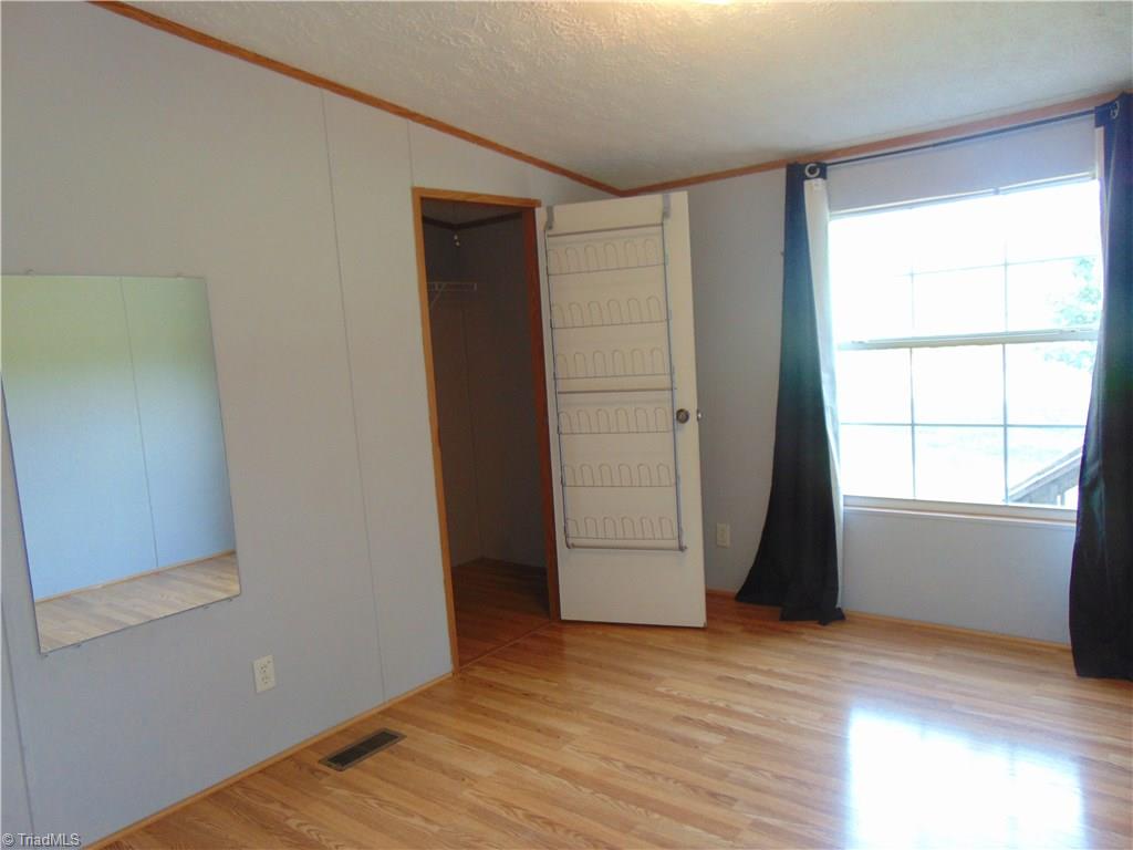 10690 Haystack Road Thurmond, NC 28683 - Photo 10 of 17 Gallery Image 10