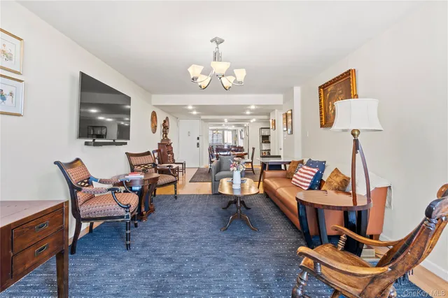 $320,000 | 118-18 Union Turnpike, Unit 19G | Kew Gardens