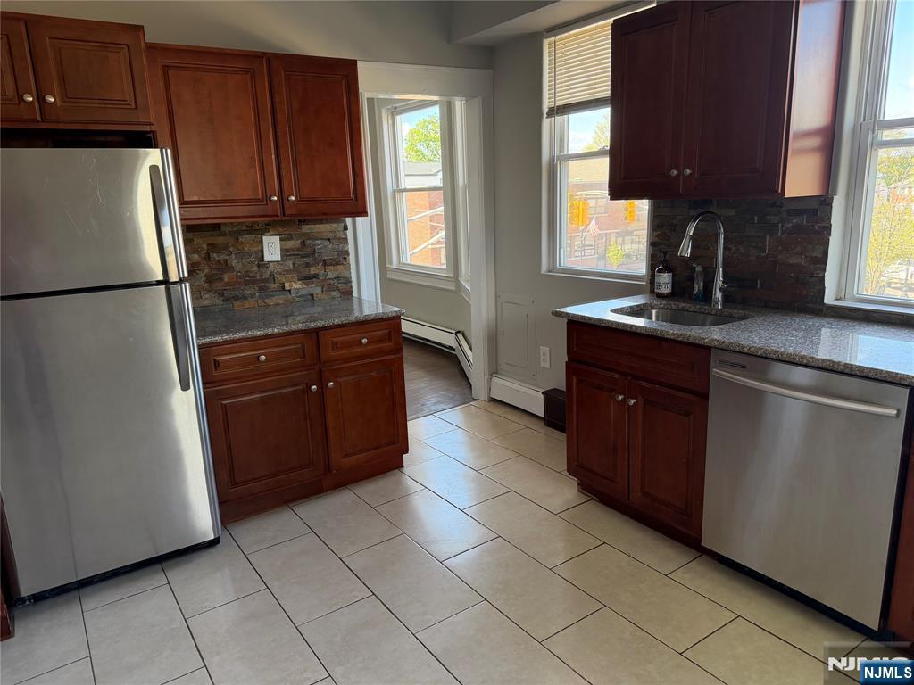 252 Boulevard, Unit 2 Hasbrouck Heights, NJ 07604 - Photo 2 of 10