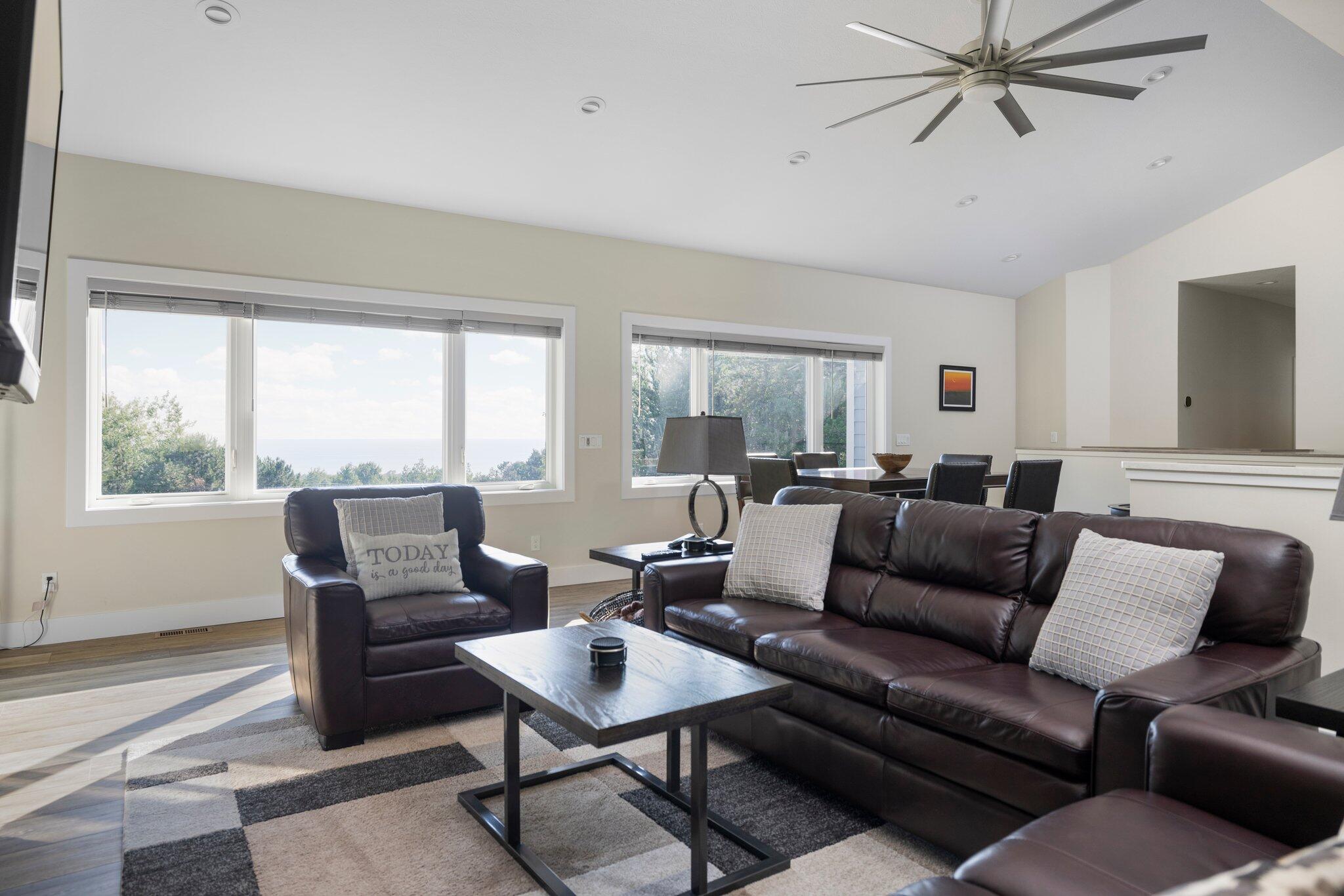 15241 Maxey Road Arcadia, MI 49613 - Photo 27 of 81 Living room views