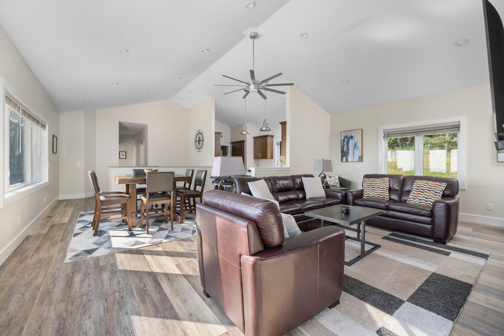 15241 Maxey Road Arcadia, MI 49613 - Photo 29 of 81 Open living area