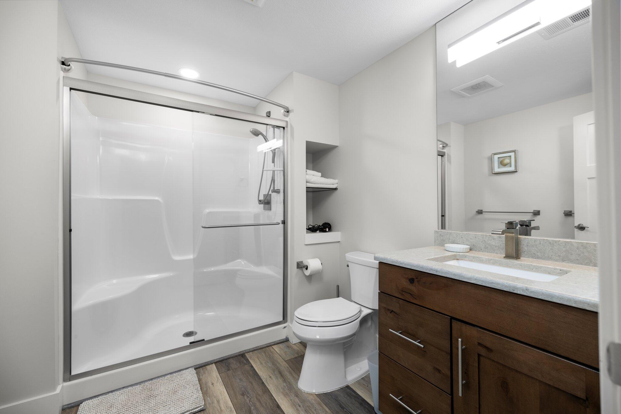 15241 Maxey Road Arcadia, MI 49613 - Photo 60 of 81 Full bath in walk-out level